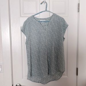 Rarely worn like new cap sleeve blouse. Purchased through Stitch Fix. XXL